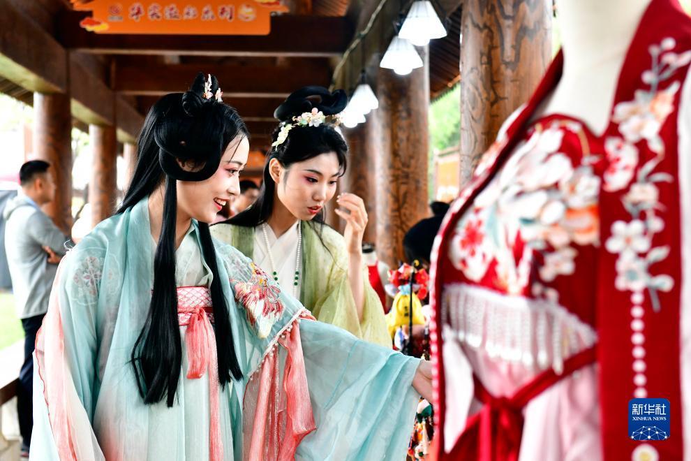 金花棋牌国内平台